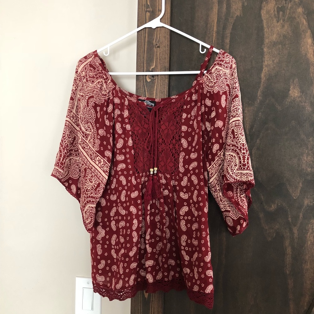 Off-the-shoulder Top